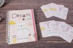 Cuaderno pediátrico + tarjetas de crecimiento bebé mes a mes